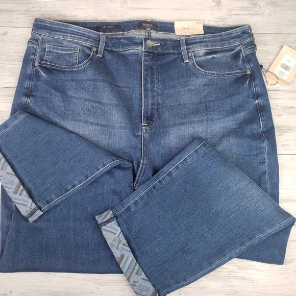 NYDJ Girlfriend Jeans Plus Size Capri's Denim 16W NEW Lovesick Medium Wash - Picture 2 of 12